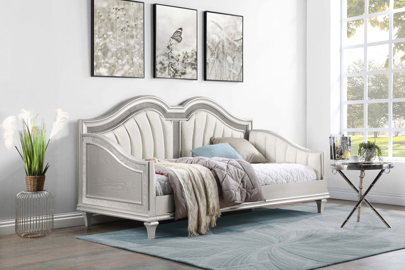 Evangeline Daybed